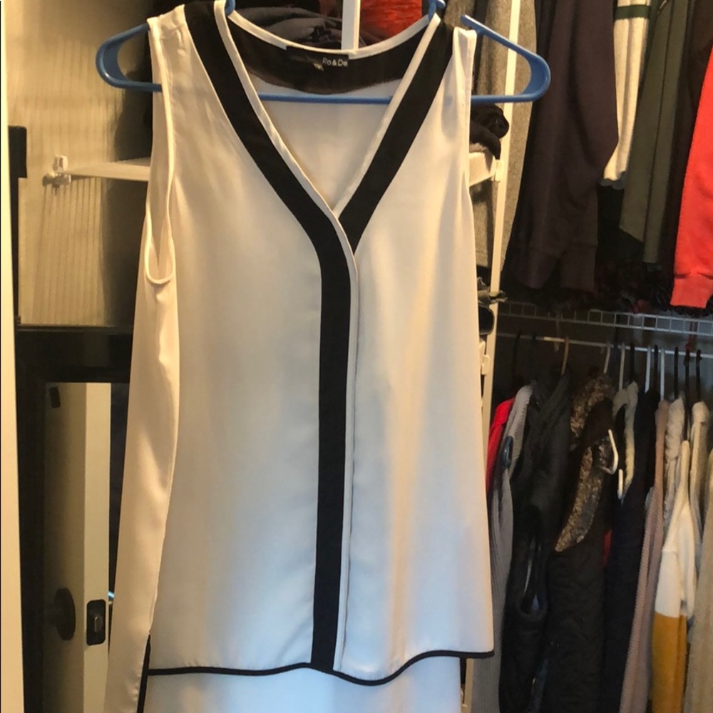 Ro & De black and white sleeveless top